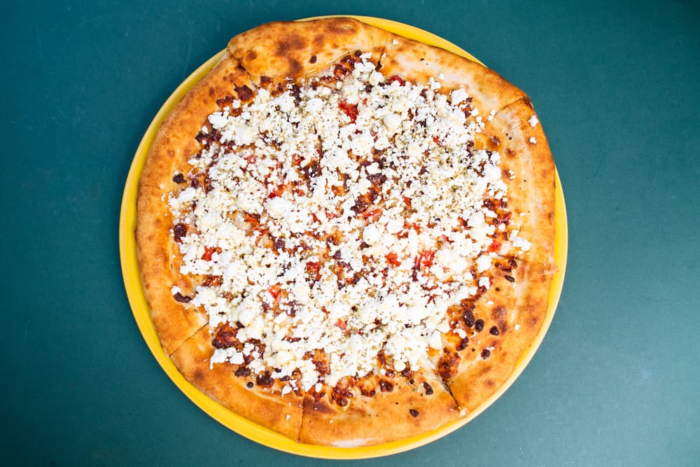 Pizza Tomate y Queso Feta