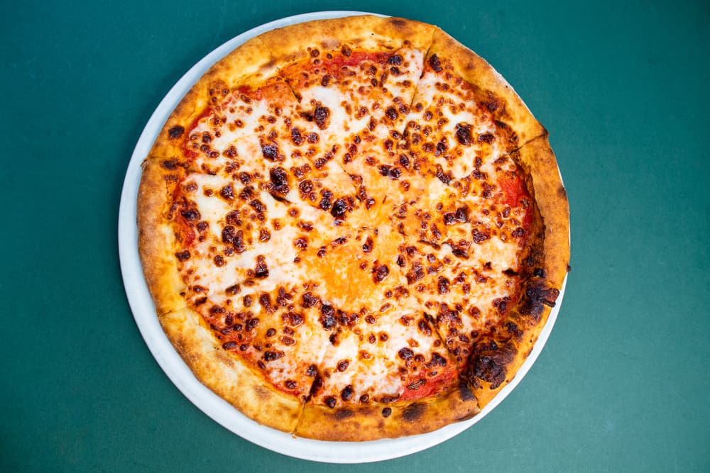 Pizza de queso.